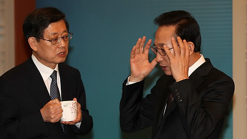 ▲ 이명박 대통령과 김황식 국무총리 ⓒ 자료사진