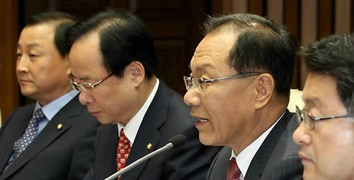 ▲ 한나라당 황우여 원내대표가 14일 국회에서 열린 원내대책회의에서 모두발언을 하고 있다. ⓒ연합뉴스