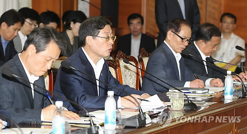 ▲ 24일 오전 정부중앙청사에서 열린 국가정책조정회의에서 김황식 총리가 모두발언하고 있다.ⓒ연합뉴스