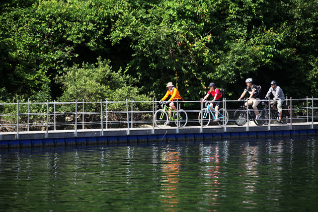 ▲ 화천 강상다리. 이 곳을 자전거로 달릴 때는 자신이 마치 물위에 떠 있는 듯한 느낌을 준다. ⓒ뉴데일리
