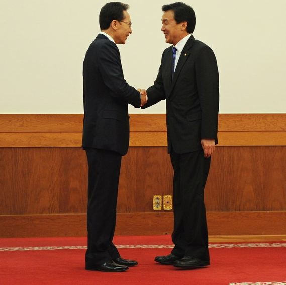 ▲ 이명박 대통령과 손학규 대표=악수ⓒ청와대