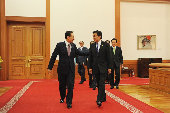 ▲ 이명박 대통령과 손학규 대표=동행ⓒ청와대