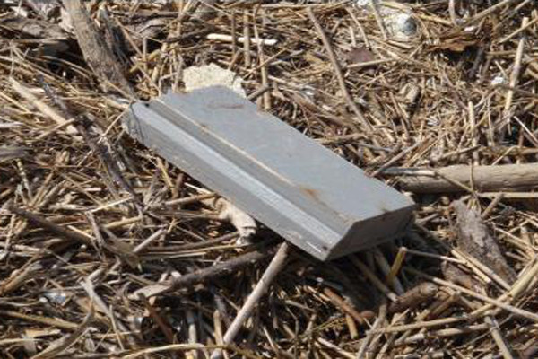 ▲ 지난 20일 강화 교동도에서 발견된 목함지뢰의 모습. 발로 차거나 열어봤다가 '사망'할 수 있다.