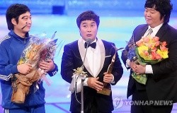 ▲ 사진=지난 2010년 KBS 연예대상 시상식, 코미디 부문 남자 최우수상을 수상한 김병만이 당시 수상소감을 밝히고 있는 모습.