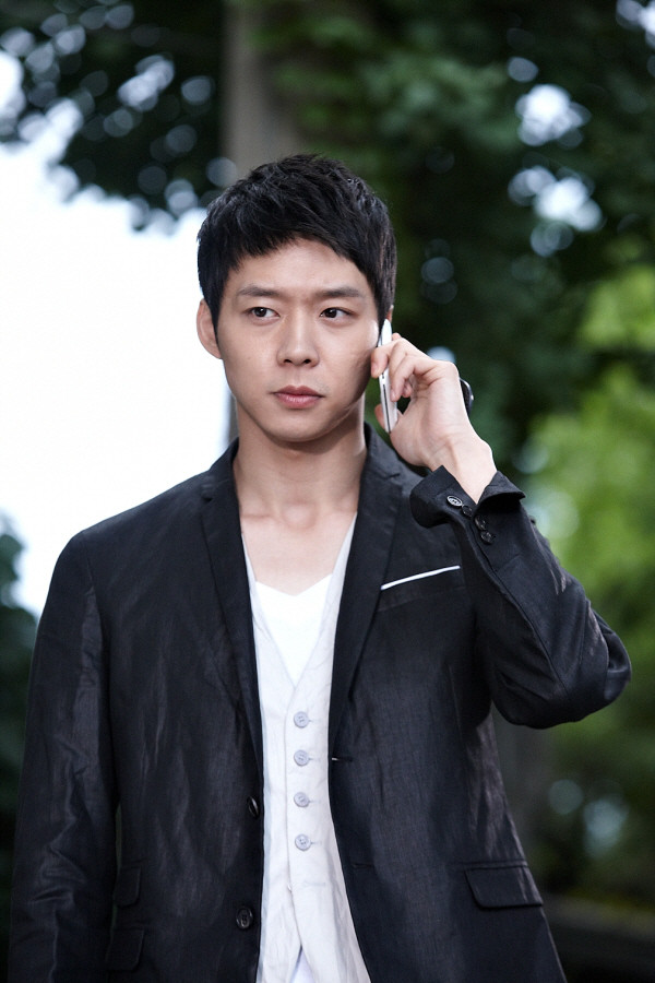 ▲ 숏컷으로 변신한 박유천.ⓒ커튼콜 미디어