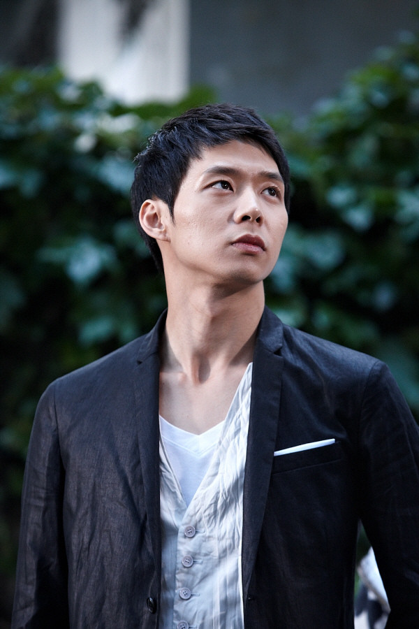 ▲ 숏컷으로 변신한 박유천.ⓒ커튼콜 미디어