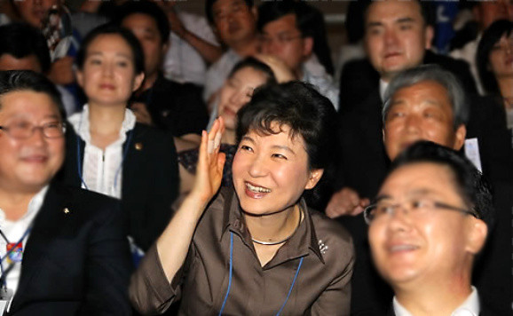 ▲ 4일 서울 올림픽공원 체조경기장에서 열린 한나라당의 제 12차 전당대회에 참석한 박근혜 전 대표. ⓒ 연합뉴스