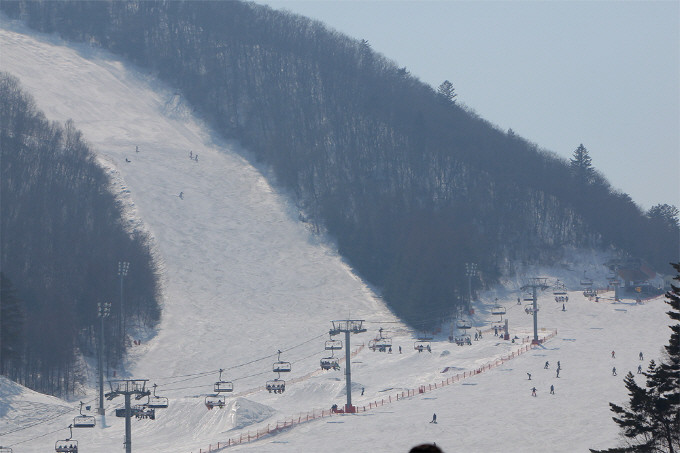 ▲ 우리나라 최초의 근대식 스키장인 용평스키장.ⓒ용평리조트
