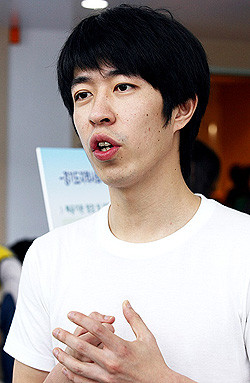 ▲ 5일 경기중기센터에서 열린 2011 경기도 사회복지분야 청년 사회적기업 설명회에서 김문수 지사가 격려사를 하고 있다. ⓒ 뉴데일리