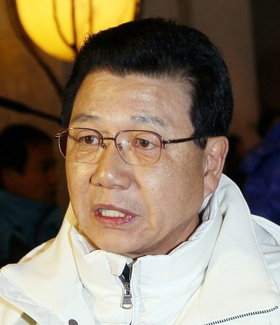 ▲ 이명박 대통령, 조양호 평창유치위원장 등 프리젠테이션단이 이 6일(현지시간) 남아공 더반 국제컨벤션센터에서 열린 2018평창동계올림픽유치위 프리젠테이션을 마친 뒤 함께 단상에서 박수치고 있다. ⓒ연합뉴스