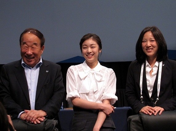▲ 왼쪽부터 박용성 대한체육회장, 김연아, 나승연 평창동계올림픽유치위원회 대변인.