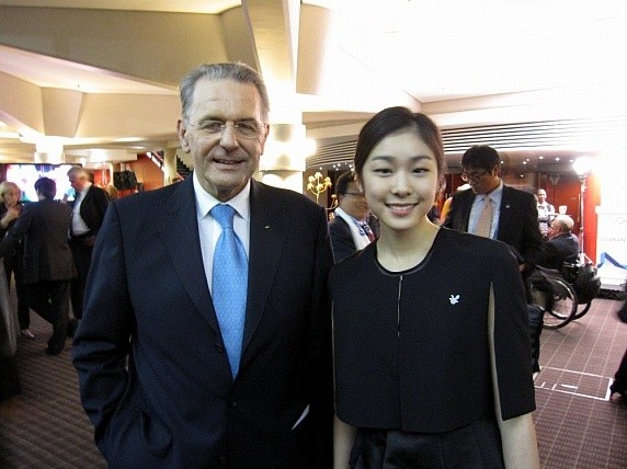 ▲ 자크 로게 IOC(국제올림픽위원회)위원장과 김연아.