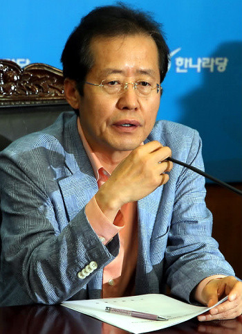 ▲ 홍준표 한나라당 대표가 10일 당지도부-정책위원회 연석 워크숍에서 모두발언을 하고 있다. ⓒ 연합뉴스