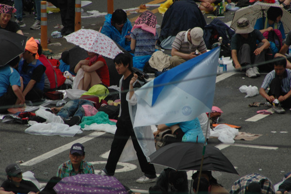 ▲ 2차 희망버스가 머물다 간 자리에는 '희망'은 없고 '쓰레기'만 남았다.