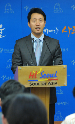 ▲ 13일 오세훈 서울시장이 취임 1주년을 맞아 기자설명회를 갖고 있다. ⓒ 뉴데일리