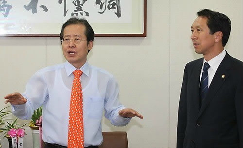 ▲ 한나라당 홍준표 대표가 12일 오후 여의도 한나라당사에서 열린 기자간담회에서 발언하고 있다. ⓒ연합뉴스