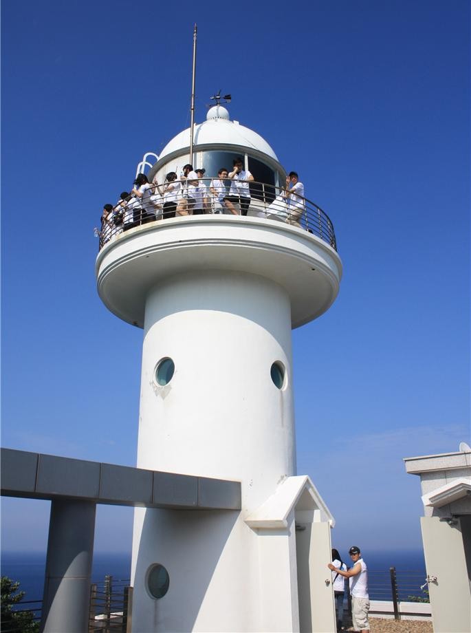 ▲ 지난해 실시된 2회 대장정에서 탐방단이 도동항로표지관리소를 방문한 모습.ⓒ