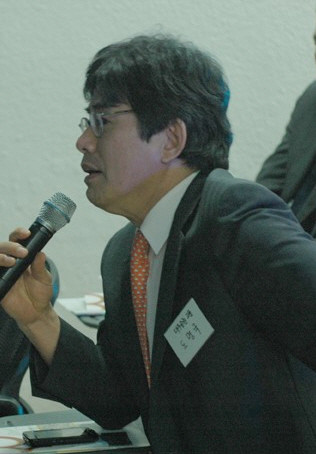 ▲ 포럼 참석자가 질문하는 모습. ⓒ 뉴데일리