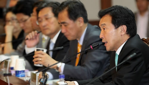 ▲ 민주당 손학규 대표가 13일 오후 서울 영등포구 여의도동 중소기업중앙회에서 열린 중기중앙회와의 정책간담회에서 인사말을 하고 있다.  ⓒ 연합뉴스