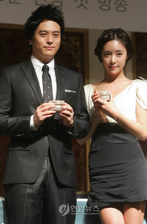 ▲ 김용준과 황정음ⓒ사진=연합뉴스