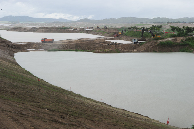 ▲ 홍수시 1,530만톤의 강물을 가둬 하류의 홍수를 막아줄 양촌저류지 공사 현장.ⓒ뉴데일리 이오봉