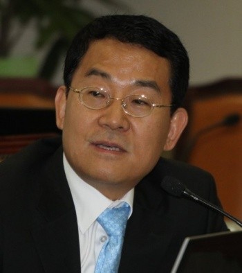 ▲ 고승덕 한나라당 의원은 27일 부산계열 저축은행이 캄보디아 사업에 투자한 4,200억원의 자금 중 1,000억원대 자금이 증발, 비자금으로 마련됐다는 의혹이 제기했다. ⓒ 연합뉴스