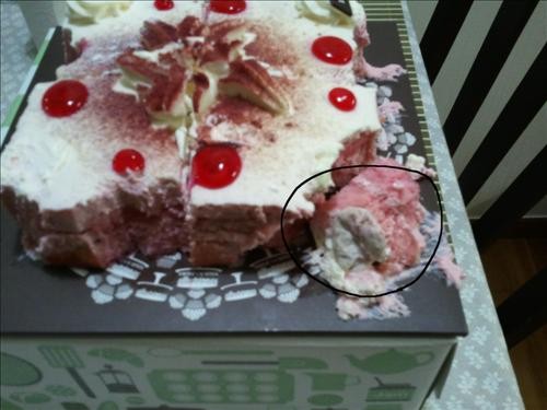 ▲ 케이크 이물질ⓒ연합뉴스