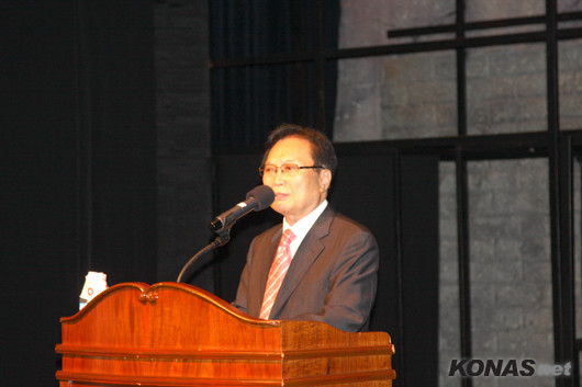 ▲ 1일 ‘조갑제 기자의 현대사 강좌’에 초청 강사로 나서 '무상급식 주민투표'의 중대성에 대해 역설한 김진성(교육선진화운동) 상임대표.ⓒ konas.net