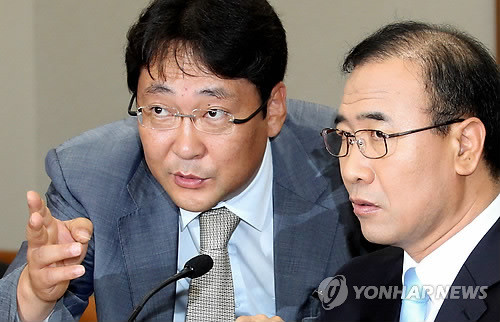 ▲ 한상대 검찰총장 후보자가 4일 국회에서 열린 인사청문회에서 답변준비를 하고 있다. ⓒ연합뉴스