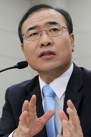 ▲ 한상대 검찰총장 내정자가 4일 오전 국회에서 열린 법제사법위 인사청문회에서 의원들의 질의에 답변하고 있다. ⓒ 연합뉴스