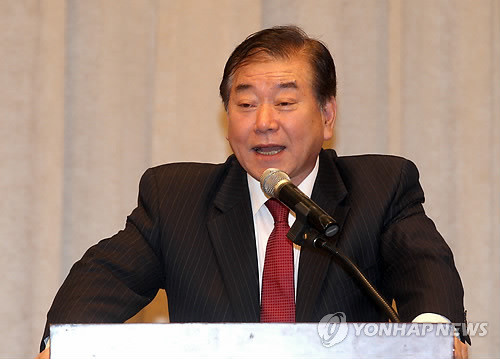 ▲ (서울=연합뉴스) 배재만 기자 = 민족화해협력범국민협의회 주최로 22일 오전 서울 웨스틴조선호텔에서 열린 '한반도 평화와 남북 관계의 새로운 모색'을 주제로 한 긴급 조찬강연회에서 연세대 문정인 교수가 강연하고 있다. 2010.12.22ⓒ