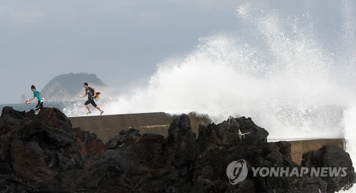 ▲ 태풍 '무이파'가 몰고온 파도ⓒ