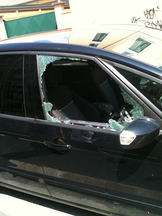 ▲ 정재형 차량 강도ⓒ정재형 트위터