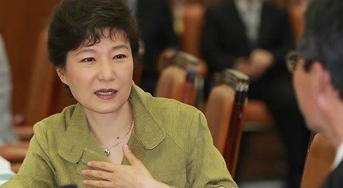 ▲ 박근혜 한나라당 전 대표는 9일 지명직 최고위원 임명과 관련한 논란을 두고 관례대로 호남과 충청에 각각 한명씩 임명해야 한다는 뜻을 밝혔다. ⓒ 연합뉴스