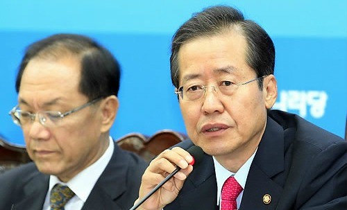 ▲ 한나라당 홍준표 대표가 10일 오전 여의도 한나라당사에서 열린 최고·중진연석회의에서 모두발언을 하고 있다. ⓒ연합뉴스