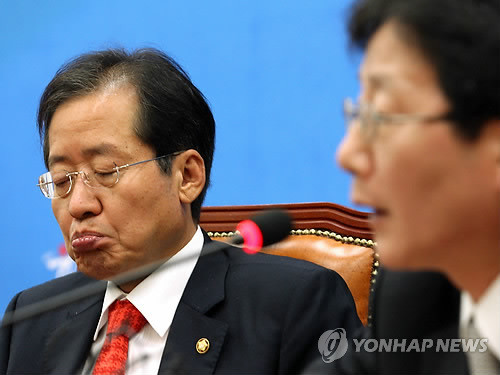 ▲ 한나라당 홍준표 대표가 11일 오전 국회에서 열린 한나라당 최고위원회의에서 생각에 잠겨있다. ⓒ연합뉴스