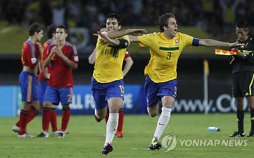 ▲ 승부차기 끝에 스페인을 누르고 기뻐하고 있는 브라질 선수들.ⓒ연합뉴스