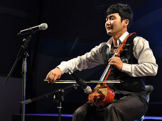 ▲ 해금을 연주하는 탈북 음악인 박성진씨.(뉴데일리 추진혁 기자)