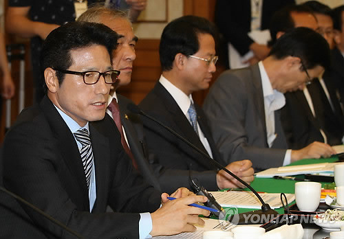 ▲ 정병국 문화체육관광부 장관이 22일 오전 국회 귀빈식당에서 열린 문화재정 관련 당정협의에서 모두발언을 하고 있다. ⓒ연합뉴스