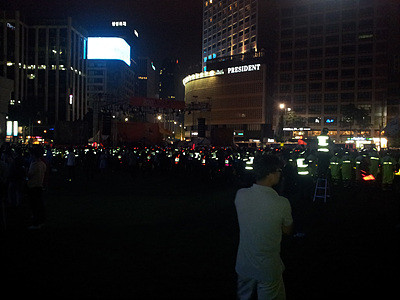 ▲ 어느덧 북한인권행사장의 절반까지 차지해버린 민노총계열의 포위망.ⓒ