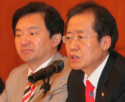 ▲ 한나라당 홍준표 대표가 26일 마포가든호텔에서 열린 서울당협위원장 조찬간담회에서 10월 보궐선거 전략에 대해 발언하고 있다. ⓒ연합뉴스