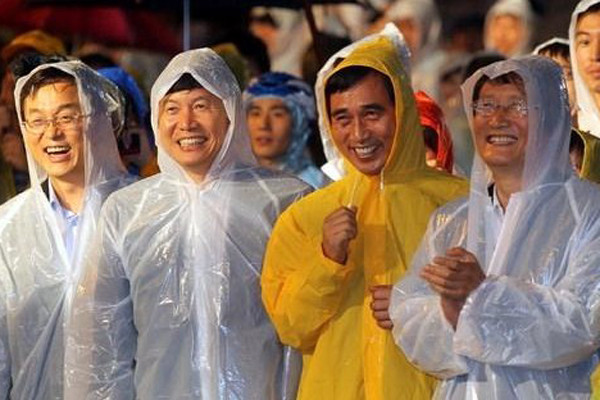 ▲ 집회에 참가한 유시민 등 좌파 진영 정치인들. 북한이 이들과 똑같은 주장을 할수록 역풍을 맞을 가능성이 높다.