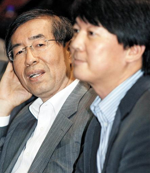 ▲ 박원순 희망제작소 상임이사와 안철수 서울대 교수 ⓒ 연합뉴스