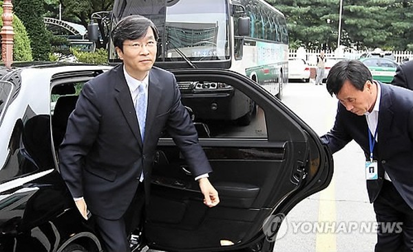 ▲ 사진 = 곽노현 교육감이 8일 오전 종로구 서울시교육청으로 출근하고 있다.