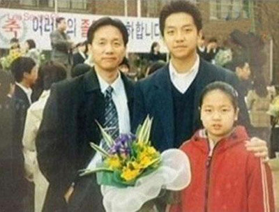 ▲ 이승기 가족사진 ⓒ 사진=온라인 커뮤니티