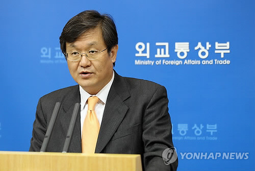▲ (서울=연합뉴스) = 백주현 외교통상부 재외동포영사국장이 서울 도렴동 외교통상부청사에서 기자 브리핑을 하고 있다.ⓒ