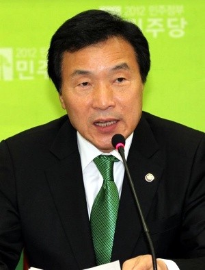 ▲ 손학규 민주당 대표는 19일 "권력형 비리와 불법, 부실행정, 무능행정 등 정권말기 현상이 도처에서 나타나고 있다"고 했다. ⓒ 연합뉴스