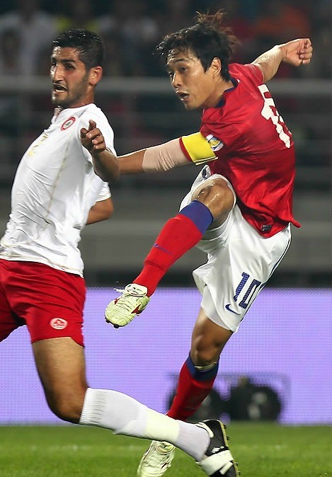 ▲ 지난 2일 경기 고양시 종합운동장에서 열린 2014브라질월드컵 3차예선 한국-레바논전에서 박주영 선수가 슛을 하고 있다. ⓒ연합뉴스