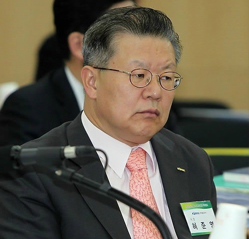 ▲ 23일 국회 국토해양위의 한국철도공사·시설공단에 대한 국정감사에서 한국철도공사 허준영 사장이 증인들의 발언을 신중한 표정으로 듣고 있다. ⓒ연합뉴스