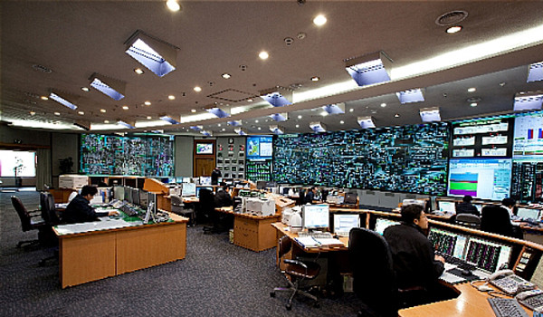 한국전력거래소 상황실의 모습. 이 곳에서 우리나라 모든 전력배송전이 운영된다.